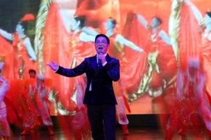 2024年3月底，在泰国曼谷举行的崇高健康大舞台中泰国际友好文化交流活动圆满结束，为两国人民带来了一场充满友谊与和谐的文化盛宴。此次活动不仅加深了两国间的文化交流，也展示了中国传统文化的魅力。 活动伊始，崇高陕西中心艺术团以一曲《欢聚一堂》拉开了序幕，歌声中流露出对友谊和团结的深情厚意，为整个活动奠定了温馨和谐的基调。随后，泰国旅游警察总署、