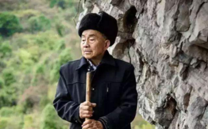 从董存瑞到江竹筠，从焦裕禄到谷文昌，从黄大发到郑德荣 ……站起来的浴血斗争中，富起来的艰辛探索中，强起来的伟大飞跃中，总有共产党员为了信念不畏牺牲，危急关头挺身而出，艰苦岁月默默奉献，为国为民披肝沥胆。一代代共产党人以对真理与理想的不懈追求，以对国家和民族的使命担当，矗立起精神的灯塔，激励着亿万人民同心同行，不仅改变了中国的面貌，也形塑